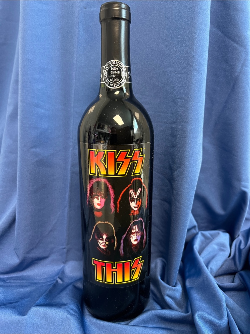 Celebrity Cellars KISS THIS Ltd #5849/60K Mint/Sealed
